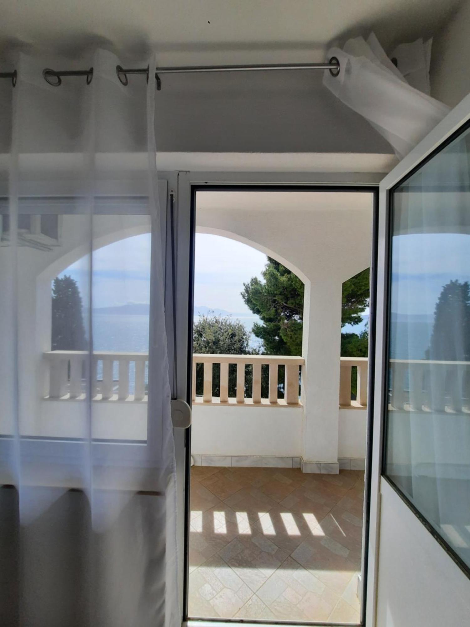 Apartments With Sea View Drvenik Makarska Riviera Εξωτερικό φωτογραφία